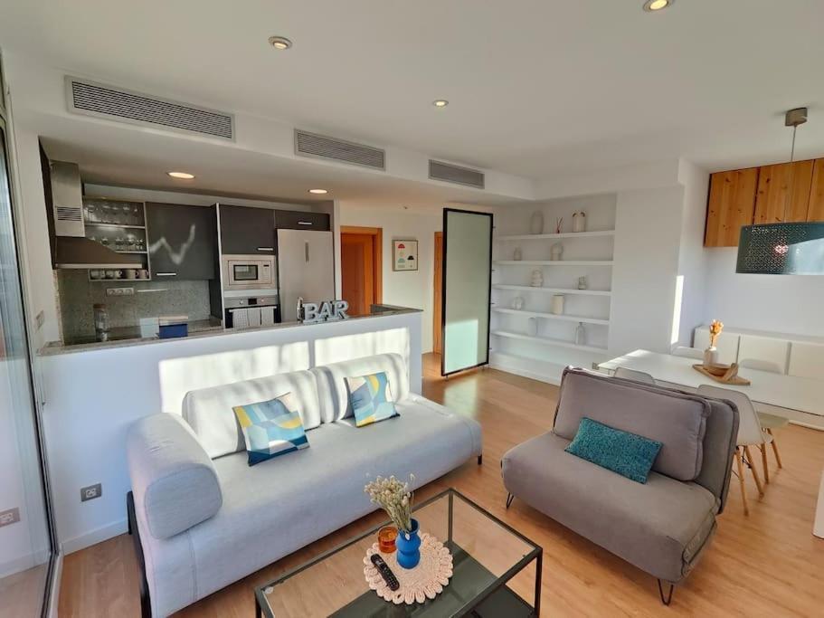 Large Terrace Luxury Apartment Сан-Адриан-де-Бесос Экстерьер фото