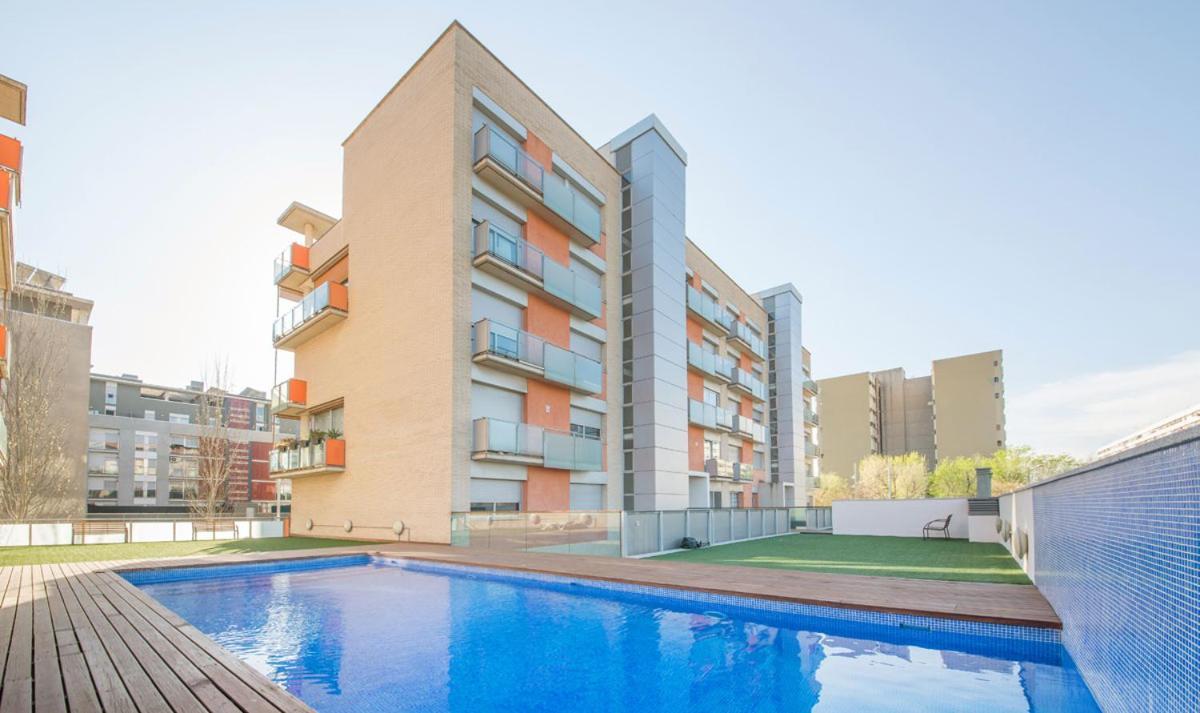 Large Terrace Luxury Apartment Сан-Адриан-де-Бесос Экстерьер фото